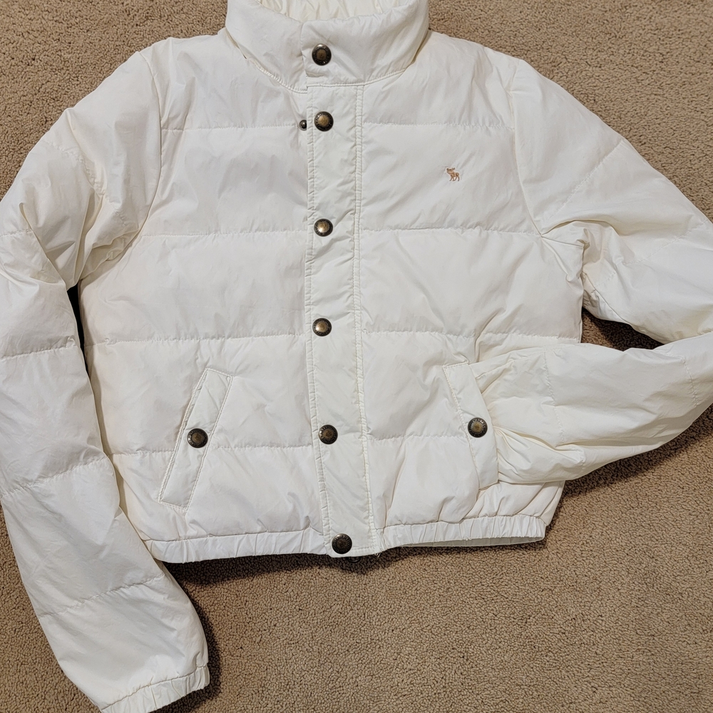Vintage Y2K Abercrombie & Fitch White Cropped Puffer/Bomber Jacket/Large